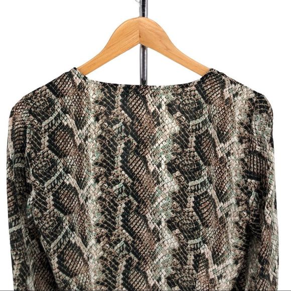 Cupcakes & Cashmere Jasper Wrap Blouse in Brown Snake Print NWT - Picture 6 of 12
